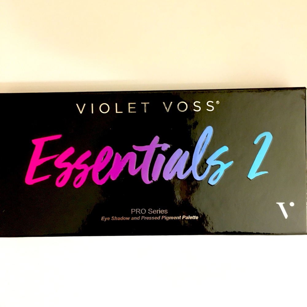 Never Used Violet Voss Essentials 2